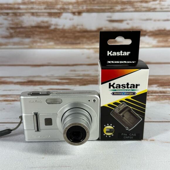 Casio EXILIM EX-Z57 5.0MP Digital Camera Silver Compact Design - Picture 1 of 9